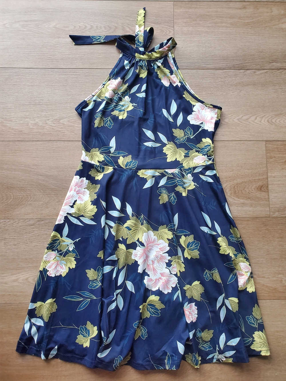 Ouges NWT Navy Floral Halter Swing Dress, Size L